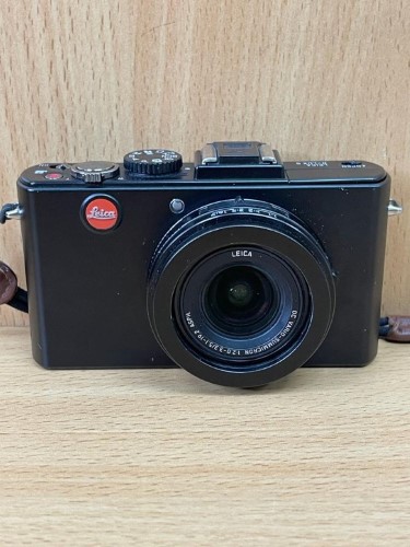 Leica D-LUX 4 