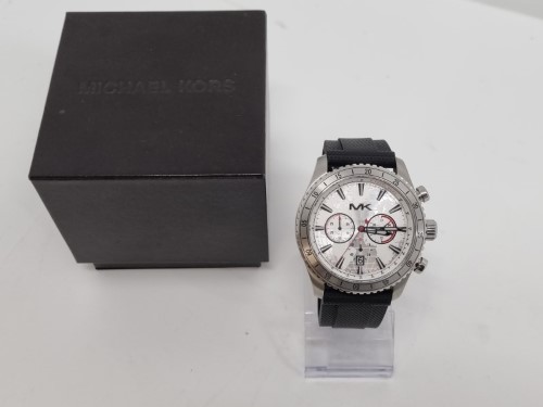 Mk deals 8353 watch