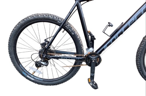 Black carrera best sale mountain bike