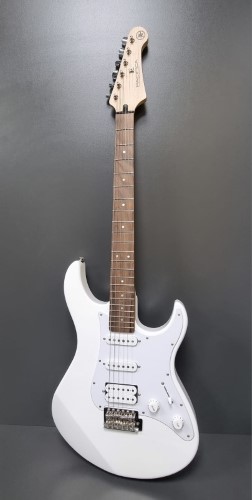 Yamaha Pacifica 6 String Electric Guitar White | 049500098565