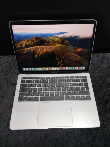 Apple Laptop Macbook Air (Retina, 13-Inch, 2018), Intel Cire i5