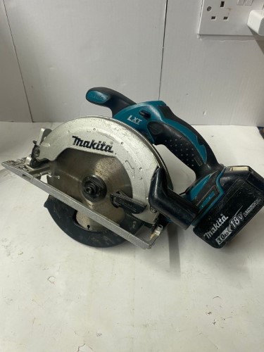 Makita Circular Saw Comes With Battery Dss611 045700033890