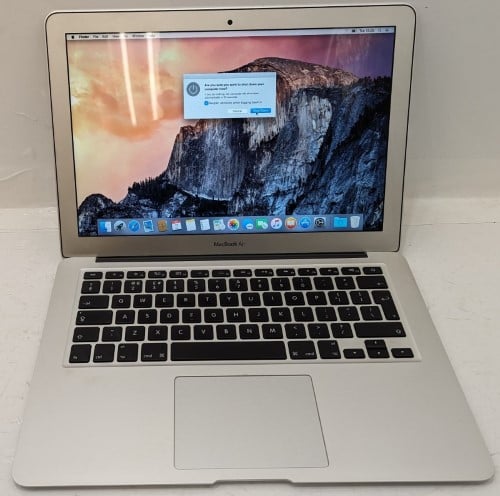 Apple Macbook Air Early 2014 (i5, 4GB, 128GB) | 027700159572 