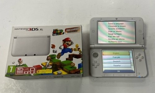 Nintendo 3DS XL White