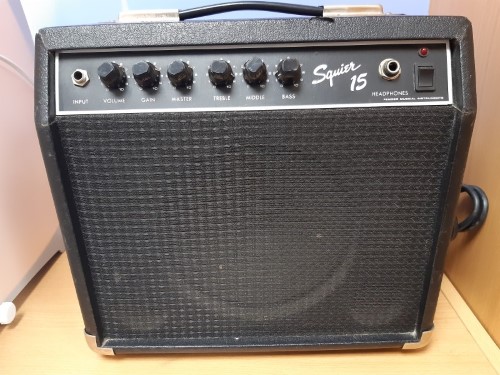 Squier 15 on sale guitar amp