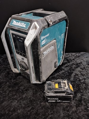 Makita 18v store dab radio