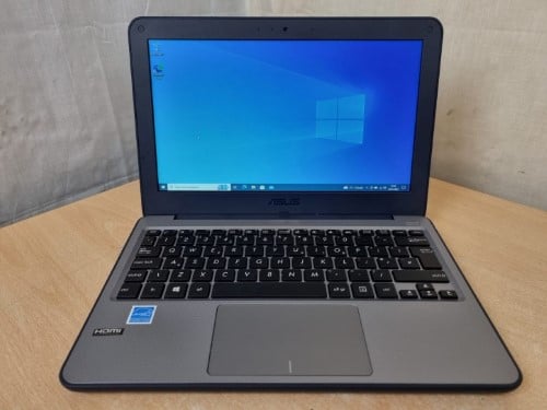 Asus Windows 10 Pro Notebook Laptop W202n Intel Celeron Cpu N3350 110ghz 4gb 64gb Ssd Blue 5874