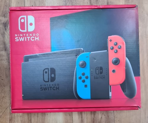 2nd Gen 32GB With Box And Controllers Nintendo Switch Black 