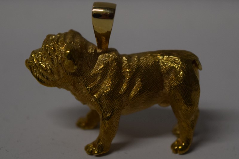 9ct gold bulldog pendant