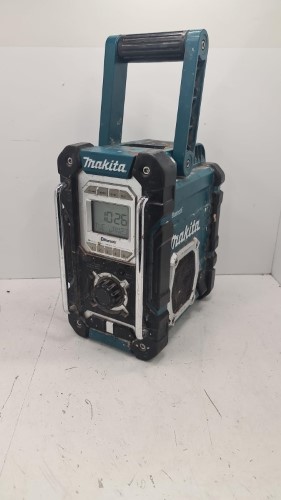 Makita Dmr108 With Battery On Site Radio Green 019300219430