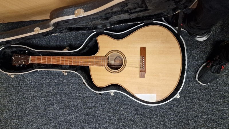 clayton semi acoustic guitar