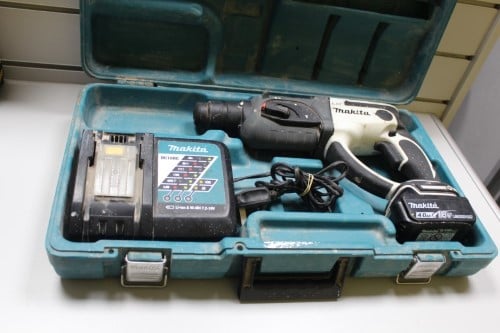 Makita Dhr202 Lxt Hammer Drill With 4.0Ah Battery Charger And