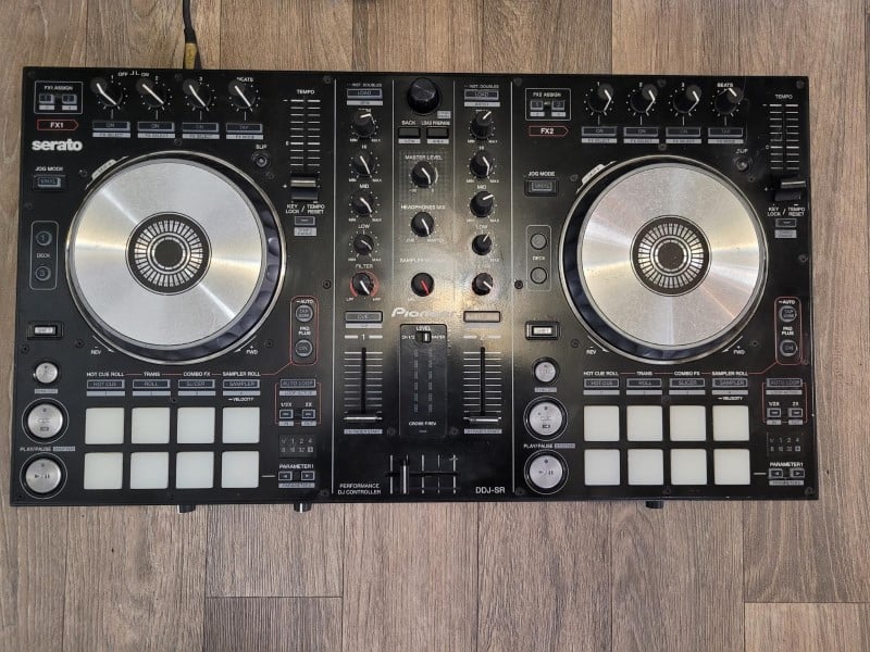 Pioneer Ddj-Sr Performance Dj Controller - 2 Channel for £195.00 Second Hand