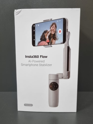 Insta360 Flow (CINSABBA) AI-Powered Smartphone Gimbal Stabilizer - Stone  Gray