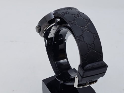 Gucci watch hot sale rubber strap