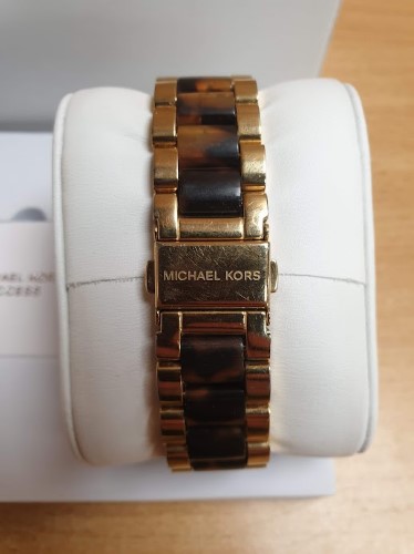 Michael kors clearance smartwatch model dw2c