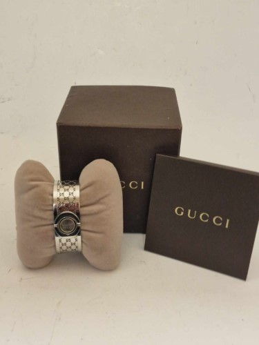 Gucci hot sale twirl 112