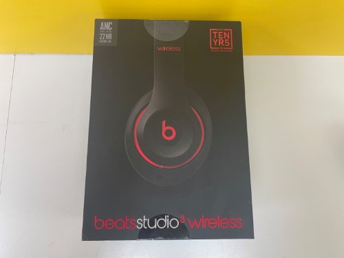 Beats Studio 3 Wireless Over-Ear Headphones - Defiant Black/Red Black |  041800157110 | Cash Converters