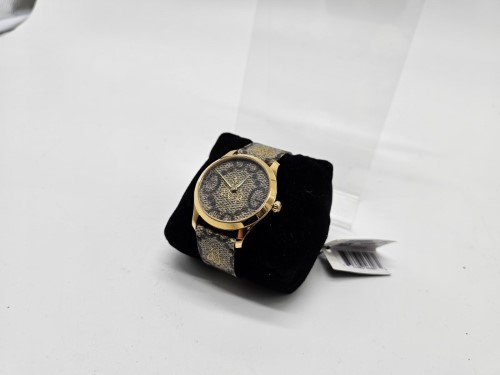 Gucci supreme outlet watch