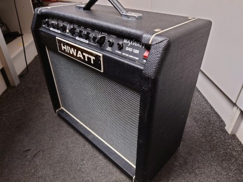 AMPLIFICADOR BAJO ELECTRICO HIWATT MAXVAT 40W 1X12