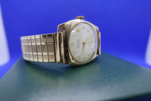 1960 Avia 9k Gold - Birth Year Watches