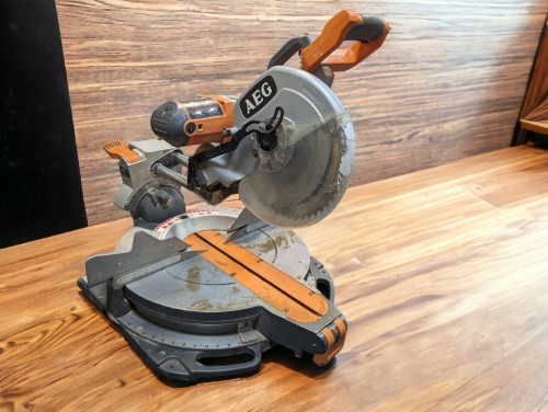 Erbauer 24v cordless online mitre saw