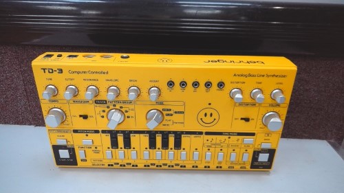 Behringer Behringer Td-3-Am Yellow | 047100106915 | Cash Converters