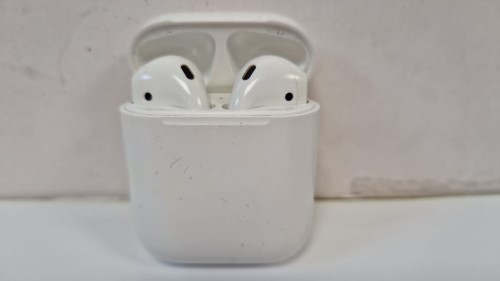 Apple Airpods 1st Gen A1722+A1523 In-Ear (Wired Charging Case