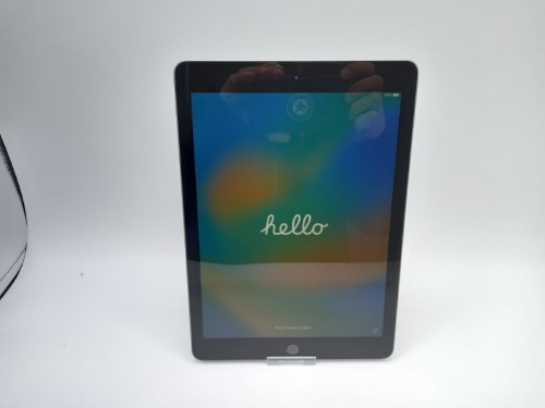 Used Apple iPad 9.7