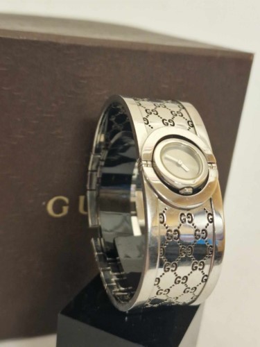 Gucci twirl clearance watch silver