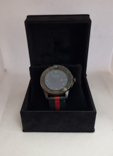 Gucci watch 126.2 hot sale swiss made