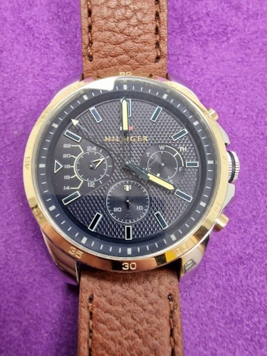 Hilfiger hot sale decker watch