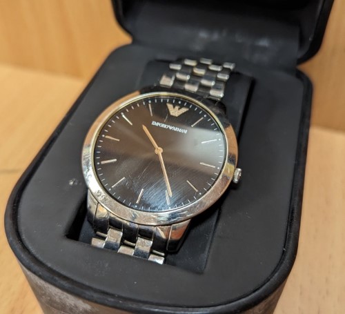 Ar1744 armani store watch