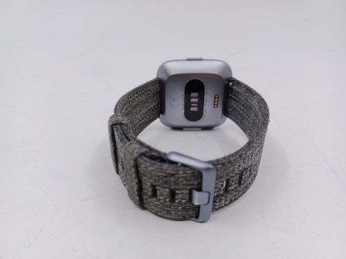 Fitbit versa charcoal store grey