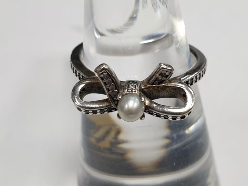 Delicate hot sale sentiments ring