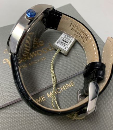 Vivienne Westwood Watch Unisex Time Machine Unisex Hampstead Black Date  Display Leather Watch
