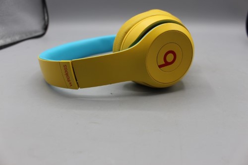 Yellow best sale wireless beats