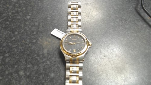 Gucci hot sale watch 9040m