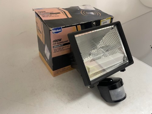 pir floodlight wickes