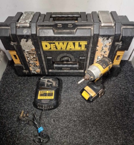 Dewalt discount dcf885 charger