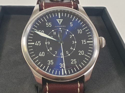 Junkers 9.53.01.03 - Flieger Watch • Watchard.com