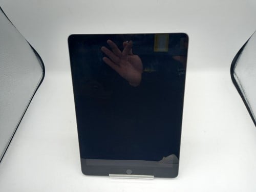 Apple iPad on sale 6th Generation 32GB in Silver