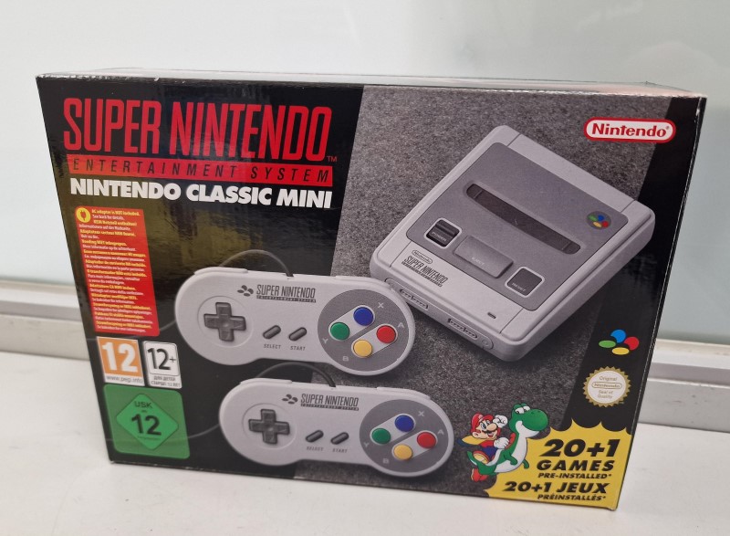 Super Nintendo in high quality Gray