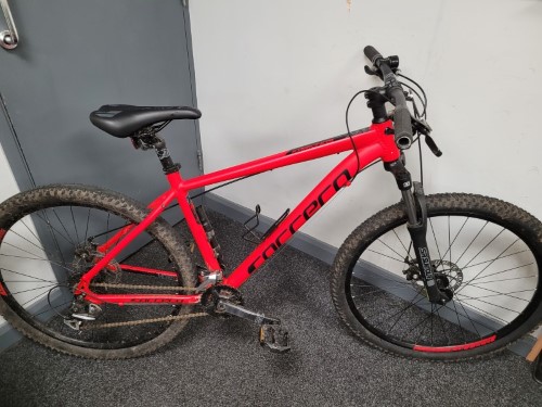 Carrera mountain bike store red and black