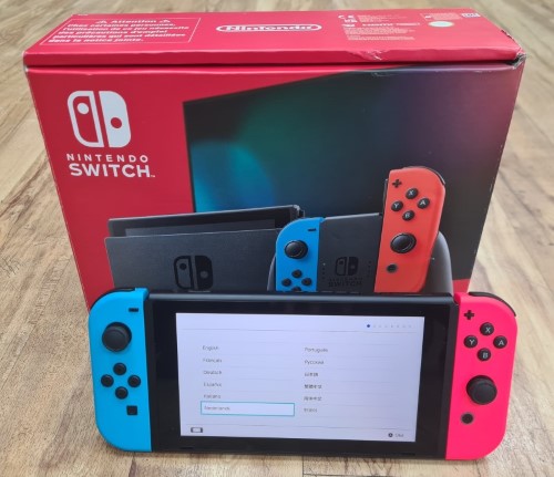 2nd Gen 32GB With Box And Controllers Nintendo Switch Black 