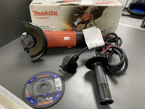 Makita m9502r deals