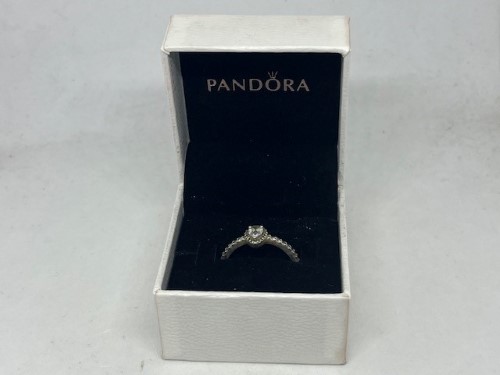 Classic teardrop halo 2024 ring pandora